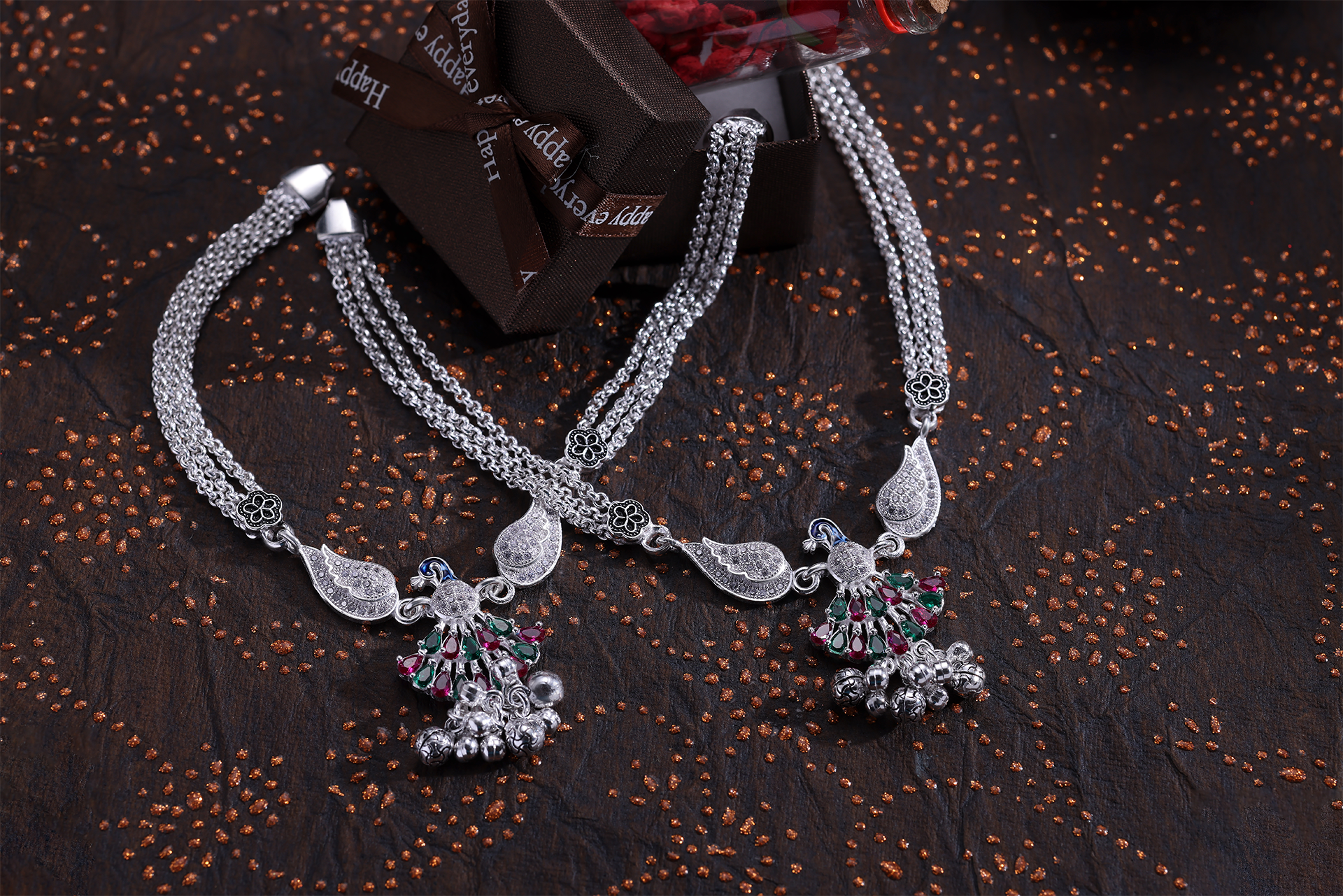 The Benefits Of Investing In Designer Silver Jewellery