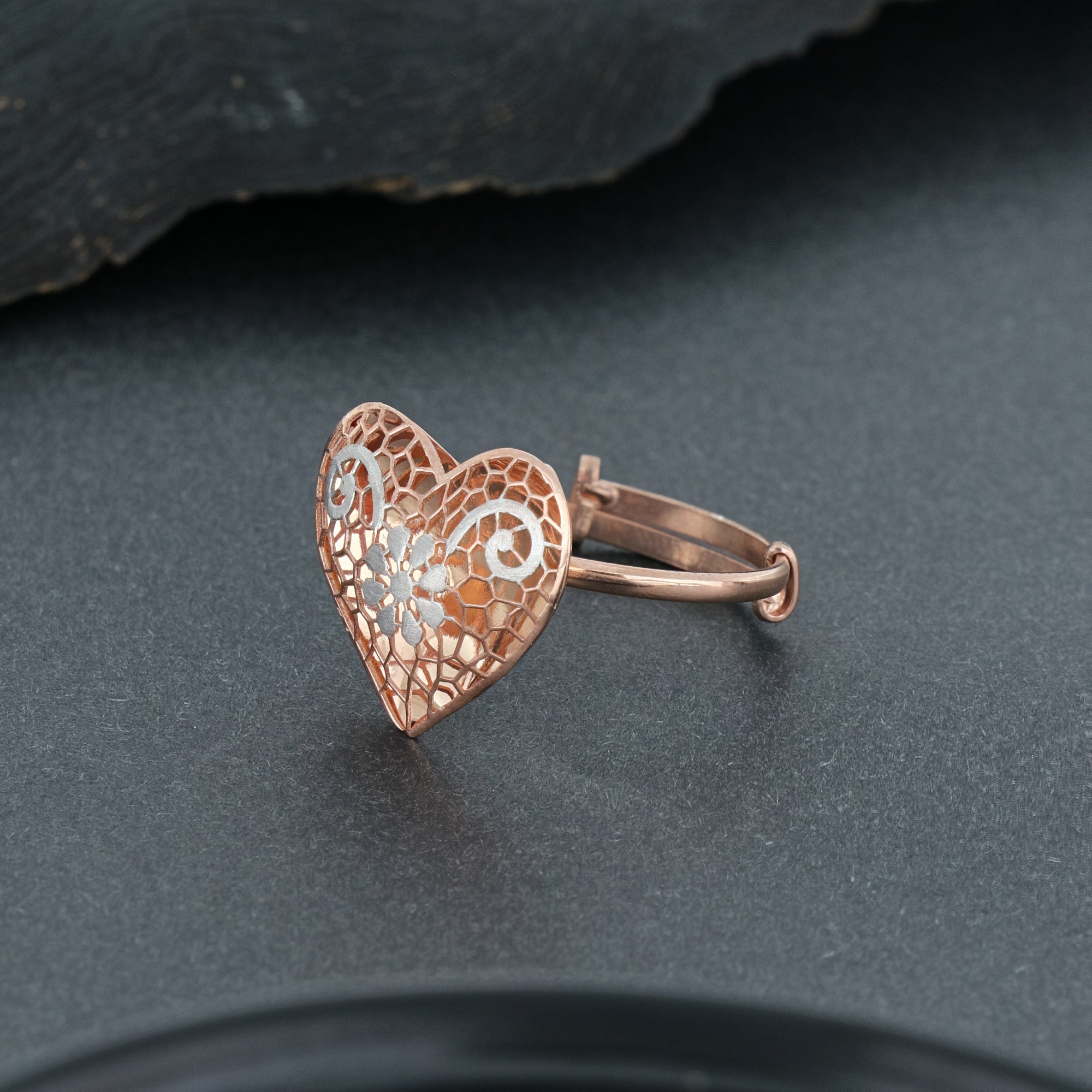 Rose gold heart-shaped 925 sterling silver ring with floral design