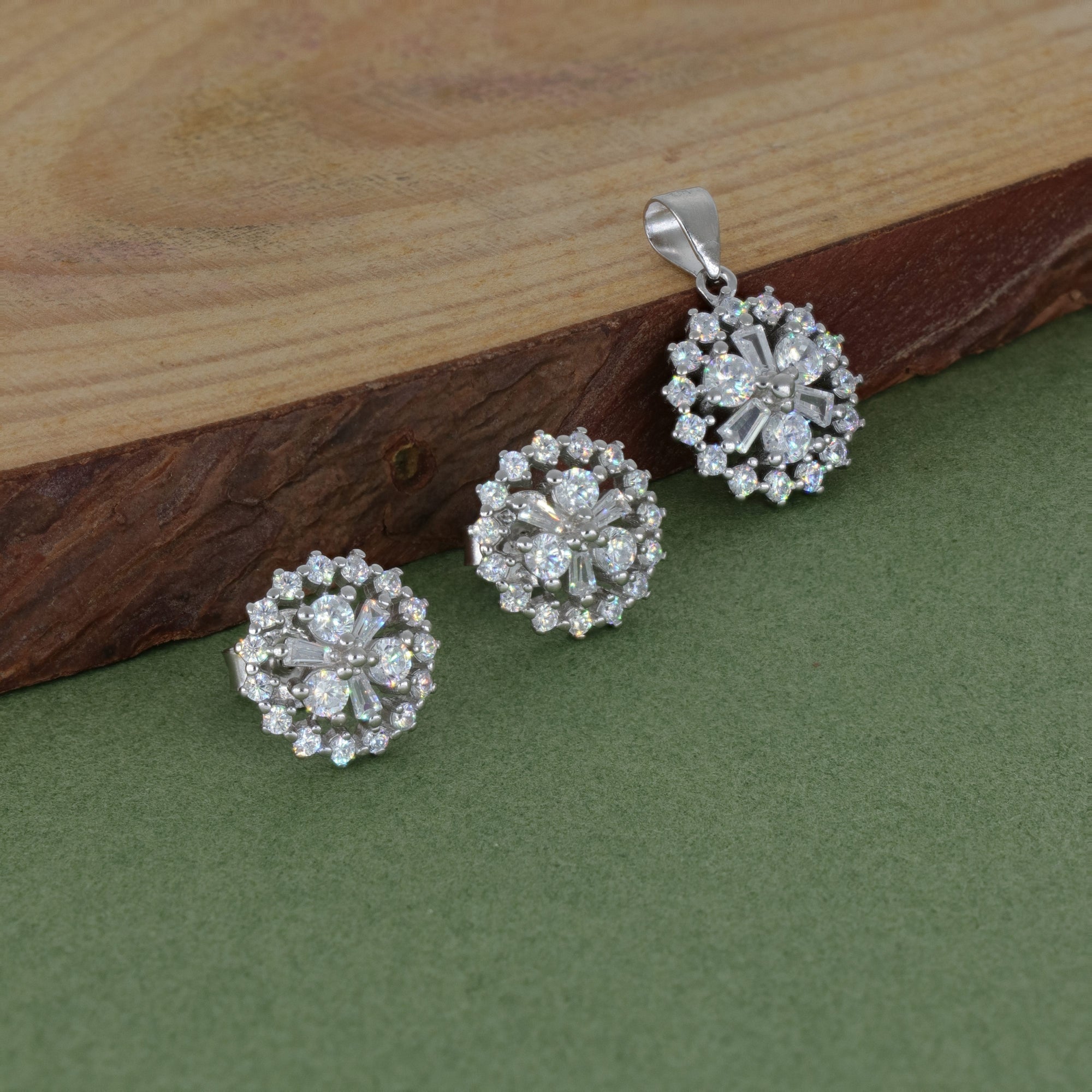 925 sterling silver floral pendant set with sparkling cubic zirconia stones